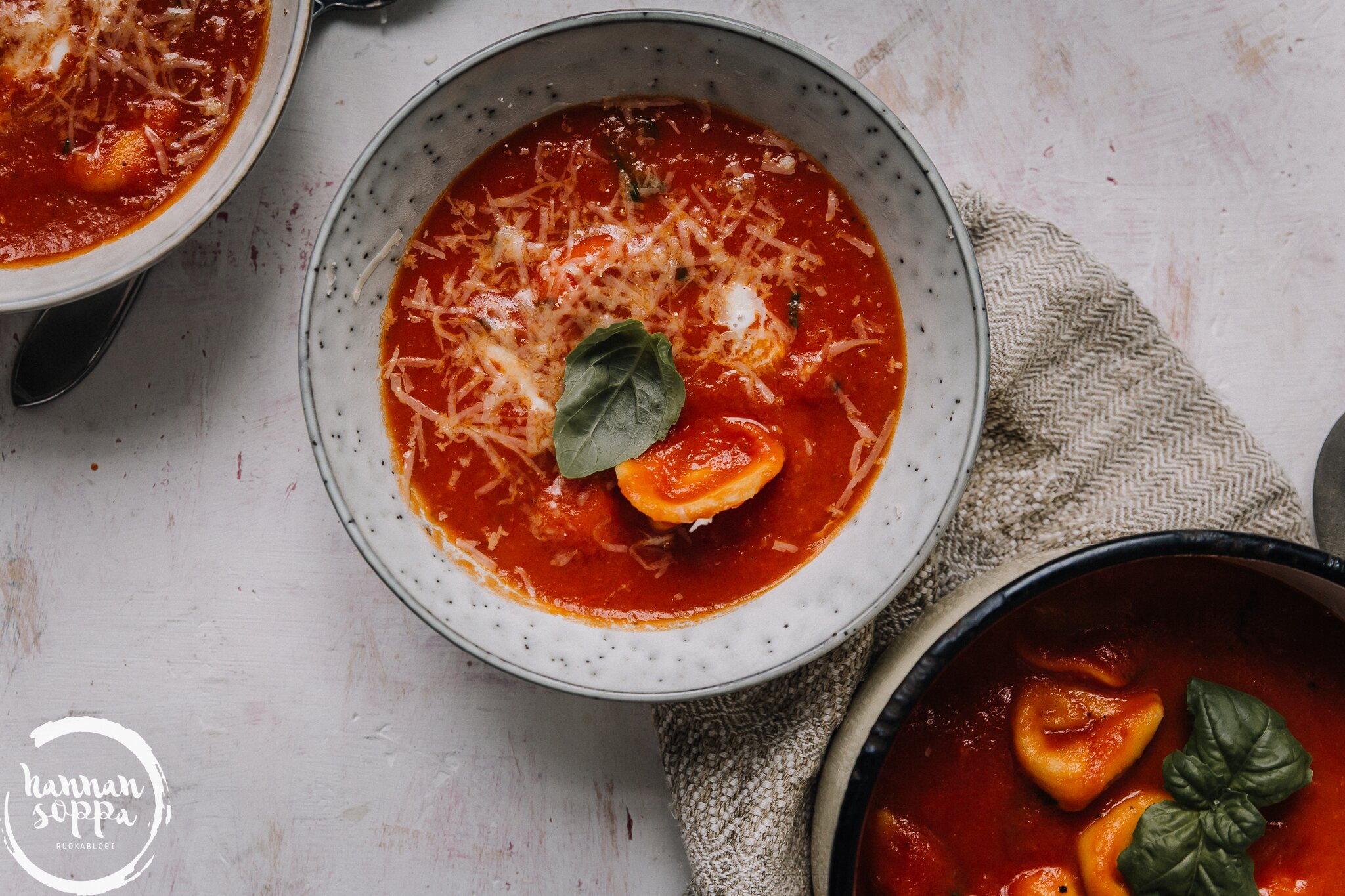 tomaatti-tortellinikeitto / Hannan soppa